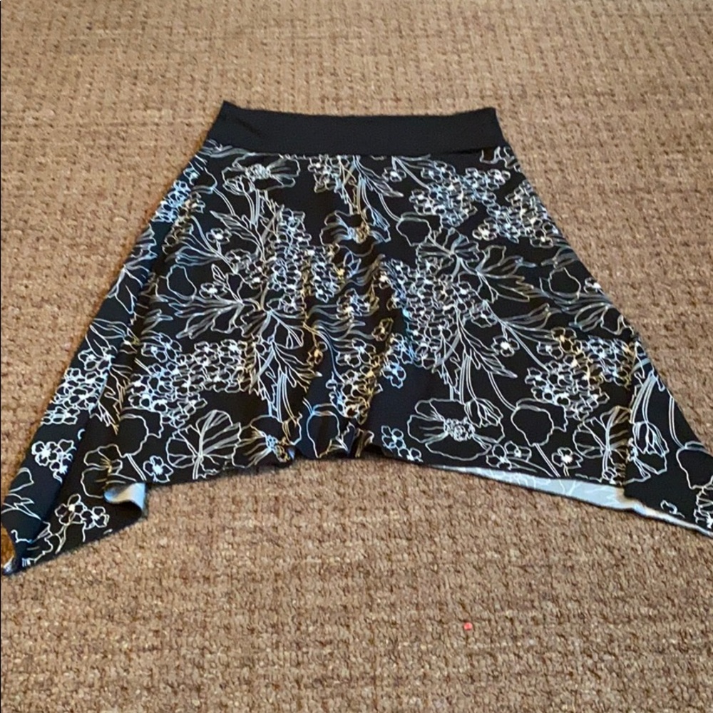 Love me Kiss me skirt